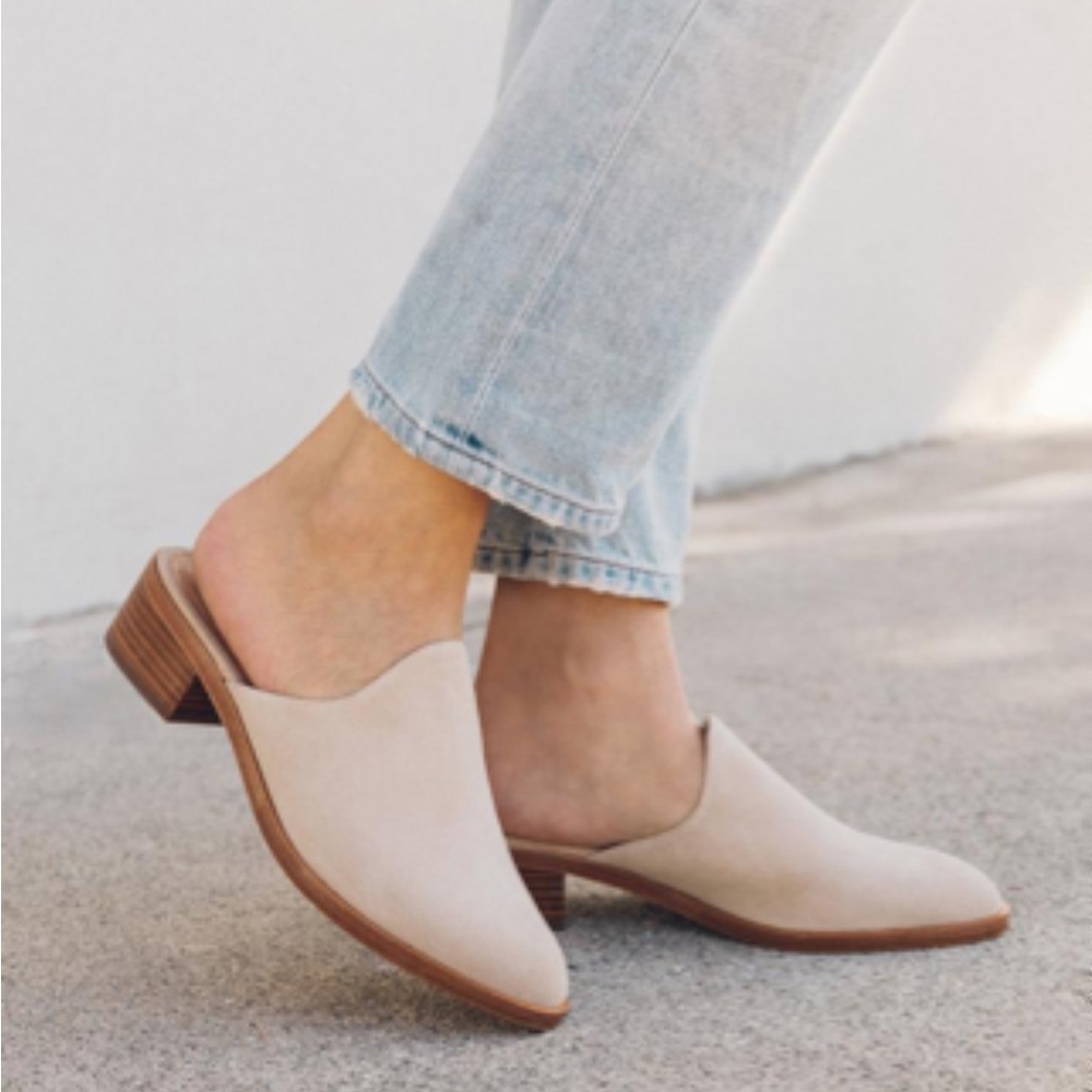 NWT SOLUDOS Venetian leather Mule in Sand